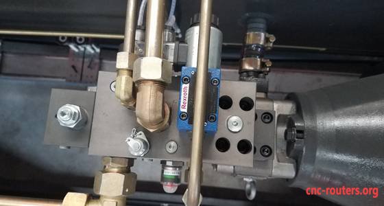 press-brake-machine-with-da66t-system-valve