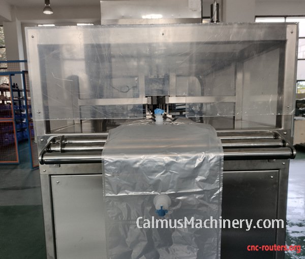WEB Bags Feeding of Bag-in-Box Filling Machine BIBF500